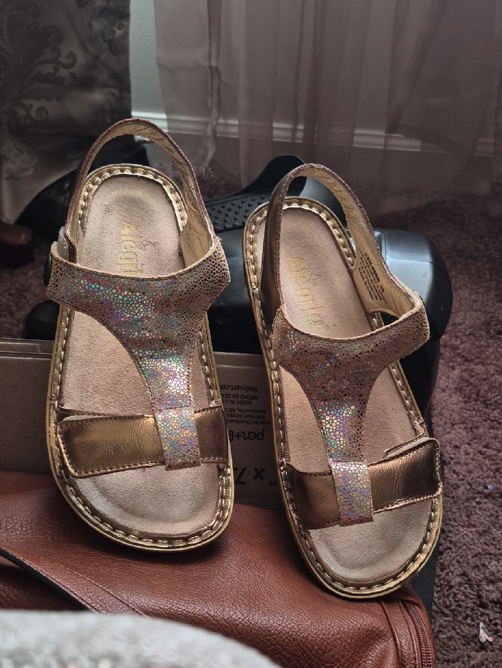 Women Metallic Rose Gold Glitter T-Strap Sandals